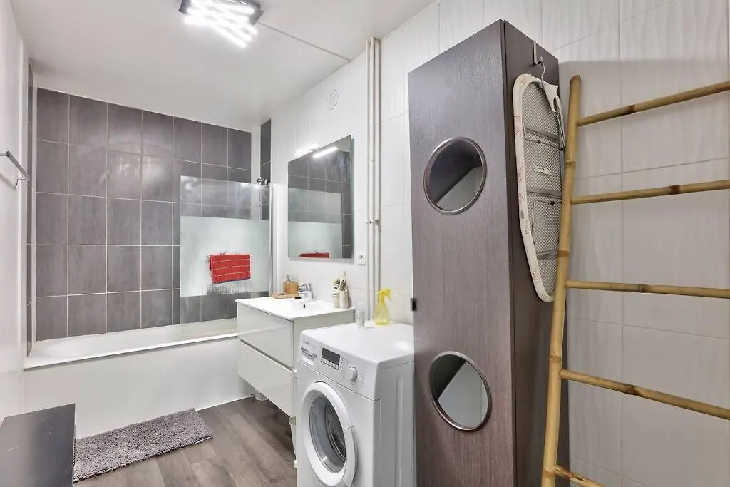 Beautiful And Bright 3 Bed Near La Villette Paris